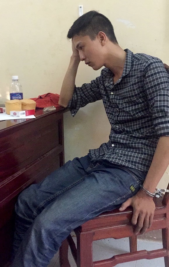 Nguyễn Hải Dương (24 tuổi, quê An Giang) thừa nhận là kẻ trực tiếp giết hại cả gia đình ông Mỹ, còn Tiến là người giúp sức. Nguyên nhân xảy ra thảm án được cho là do mâu thuẫn tình cảm giữa Dương và Lê Thị Ánh Linh (con gái ông Mỹ). Ảnh: Tuổi trẻ.