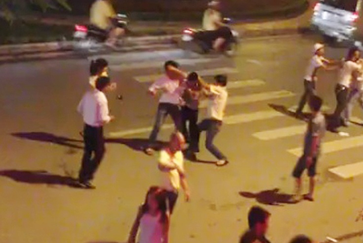 9X bi dam trong thuong sau cuoc nghenh chien hinh anh