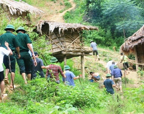 Công an tỉnh Nghệ An khẩn trương thành lập Hội đồng khám nghiệm hiện trường, khám nghiệm tử thi, giám định các dấu vết liên quan và tiến hành các hoạt động điều tra theo quy định. Từ các ngày 3/7 đến ngày 17/7, hàng chục cán bộ chiến sĩ được triệu tập tại rừng sâu, nơi xảy ra vụ trọng án nhằm phối hợp điều tra vụ án mạng, ổn định tâm lý cho bà con.