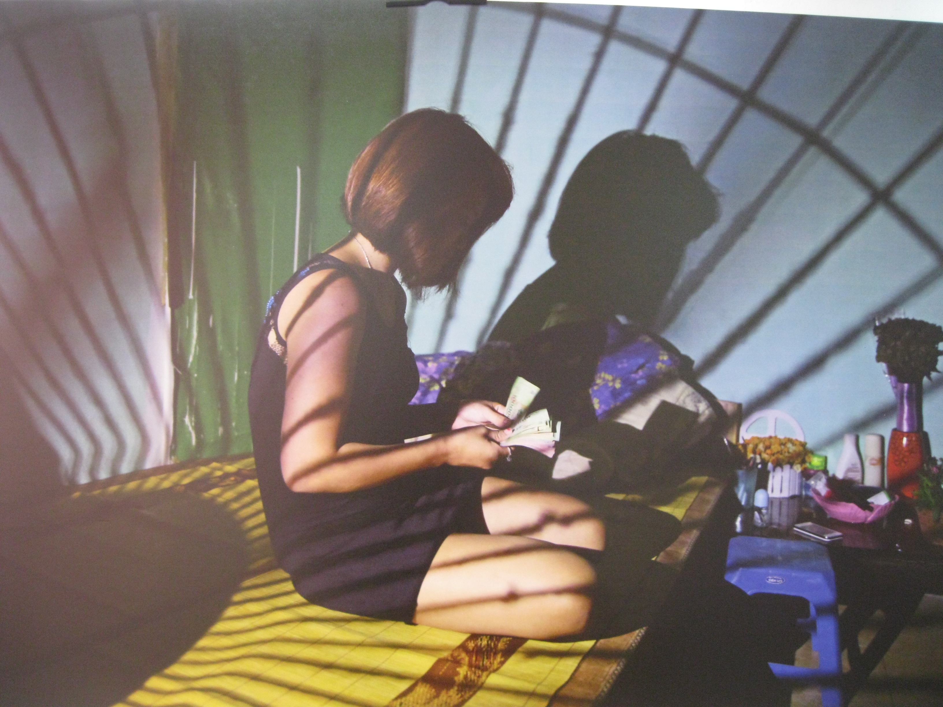 Thieu nu 17 tuoi bi ban vao ‘dong quy’ o Trung Quoc hinh anh