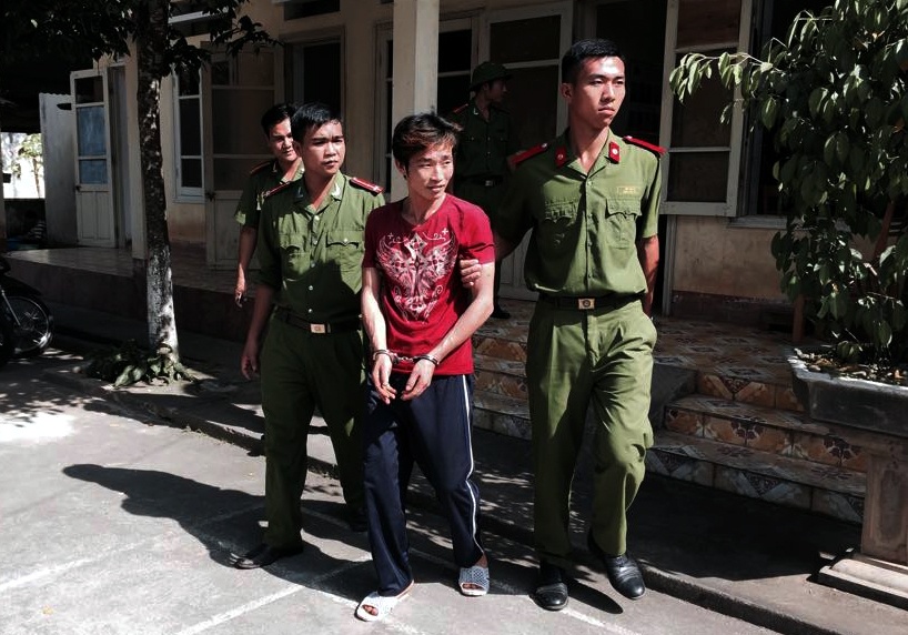 Sau khi bị đưa về trại giam Công an tỉnh Yên Bái, Hùng liên tục hỏi về Hán. Trước khi vào buồng giam, cậu ta hỏi cán bộ quản giáo xem người tình đã được về nhà chưa. 