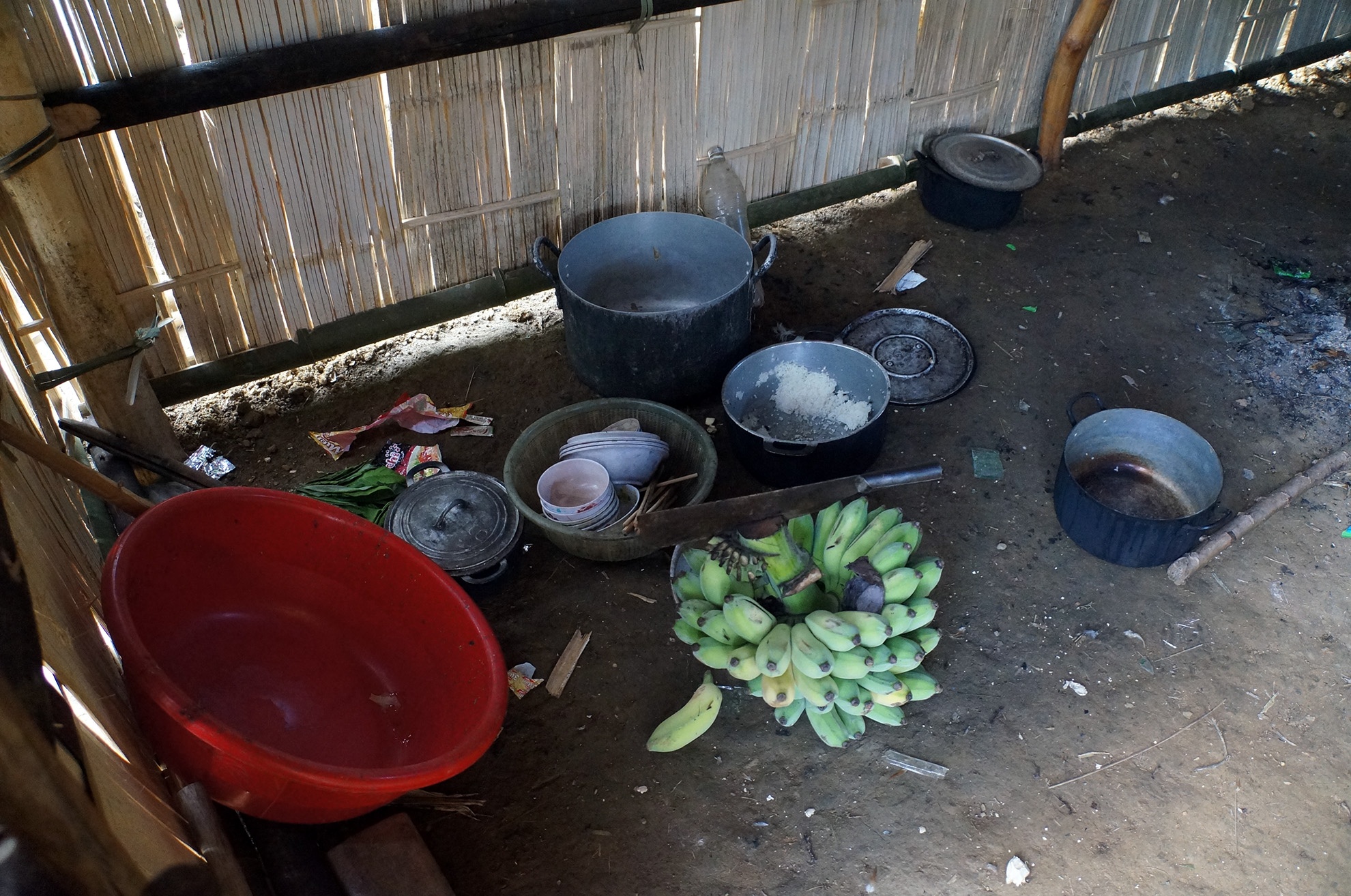 Khi bếp thông với nhà