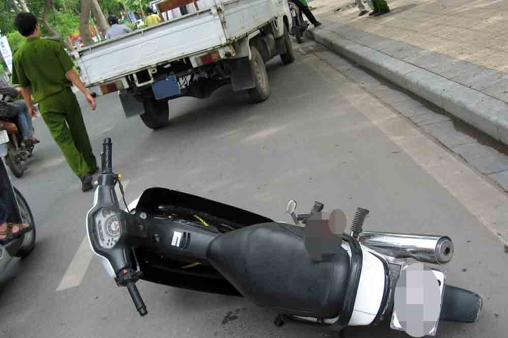 Xe may chua hon mot ty dong bo lai ben le duong hinh anh