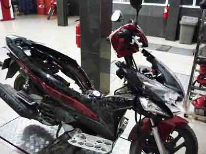 Hon mot ty dong giau nhung cho nao trong xe Air Blade hinh anh