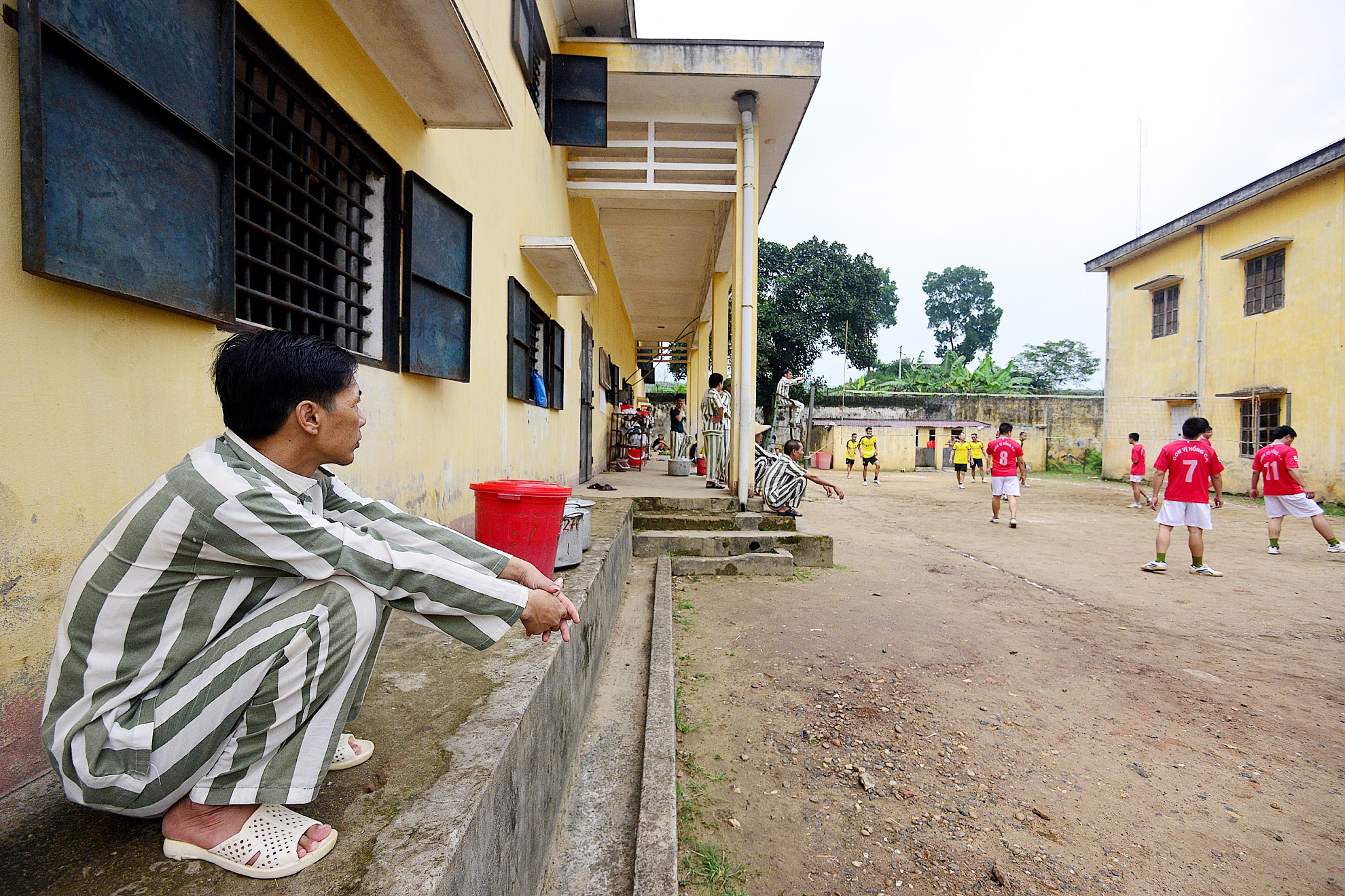 Những trại viên chưa đủ điều kiện, không có tên trong danh sách đề nghị đặc xá cũng thấy được chính sách khoan hồng, nhân đạo của Nhà nước. Họ vẫn chăm chỉ lao động, rèn luyện thể thao và mong sớm được trở về với gia đình.