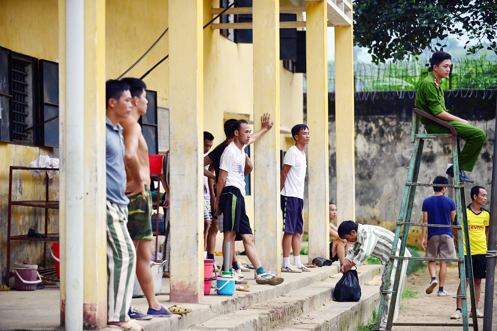 Ngoài 5 phạm nhân chính thức trên sân đấu, nhiều vận động viên dự bị cũng háo hức được thử sức.