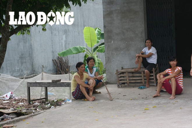 Sau vụ vải thiều, nhiều lao động nông nhàn loay hoay tìm việc làm.