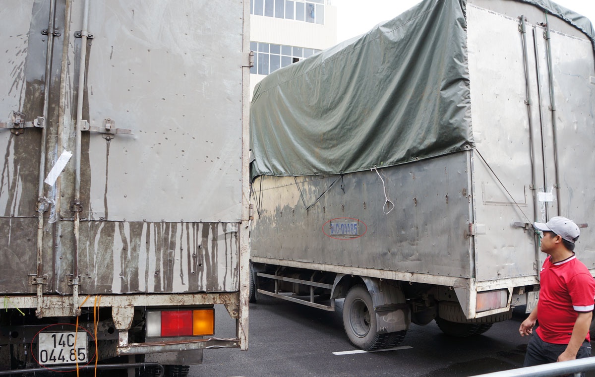 Hai trong số bốn