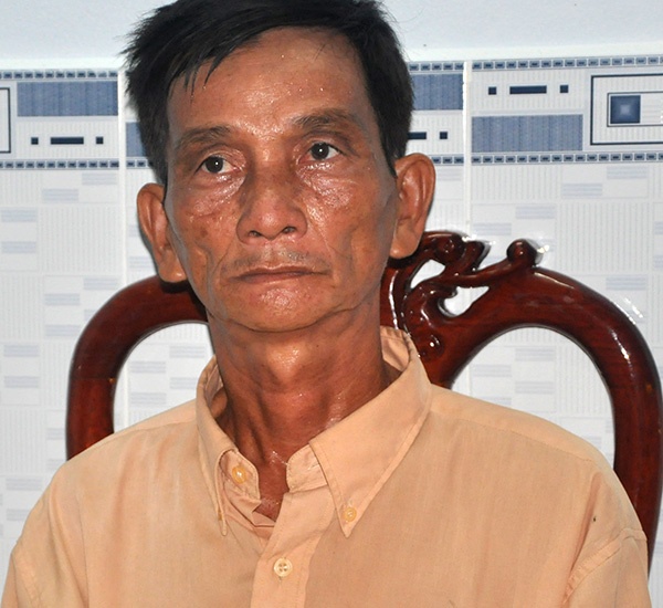 Bat khan cap U60 hiep dam tre em hinh anh