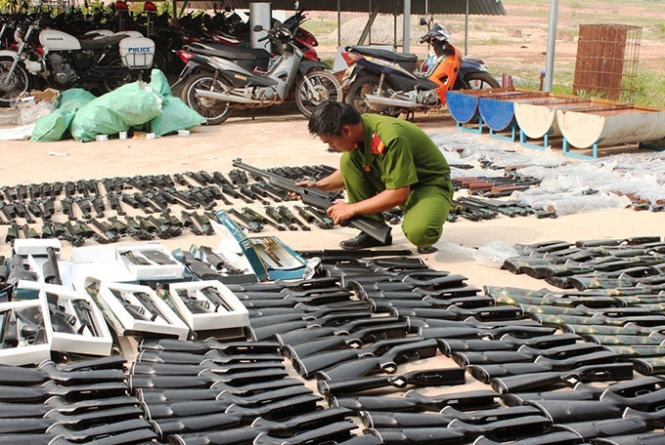 Ca kho sung tren mot xe tai hinh anh