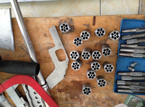 Phat hien xuong san xuat vu khi tai Quang Ninh hinh anh