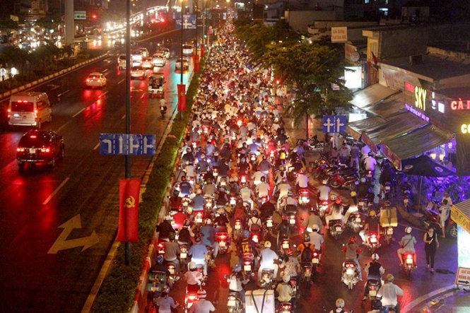 Xe co nhuc nhich qua tuyen dai lo dep nhat TP HCM hinh anh