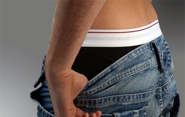 Khach di may bay giau ma tuy trong quan lot hinh anh