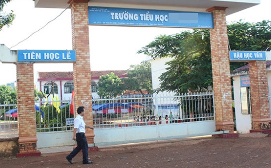 Khoi to ke dam o hoc sinh lop 1 trong phong hoc hinh anh