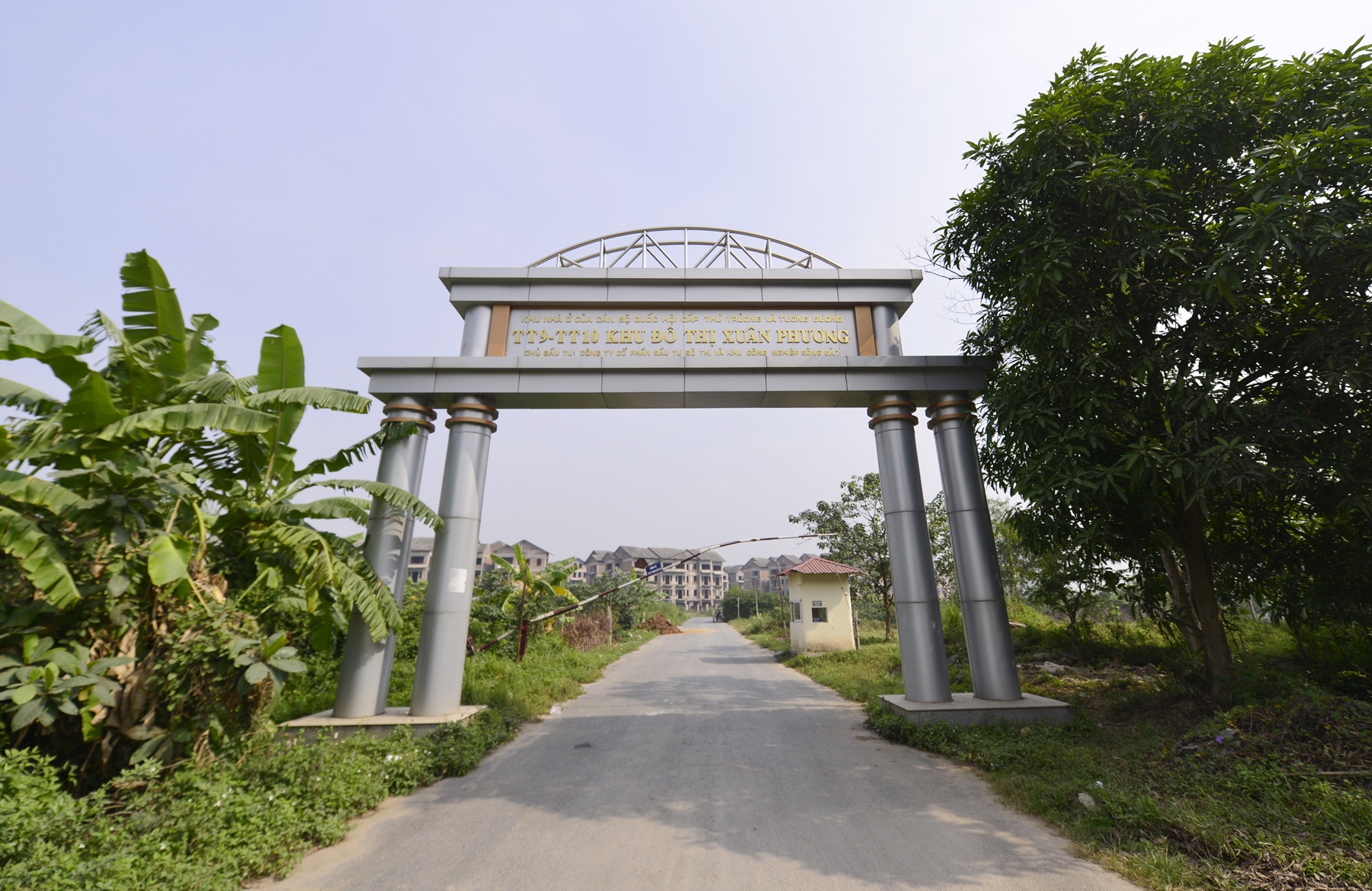 Phóng viên bị đánh khi tác nghiệp phía ngoài khu đô thị.