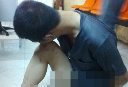 Man gia dien cua ga giang ho tai tru so canh sat hinh anh