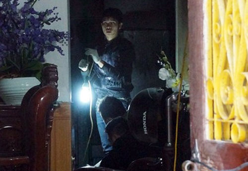 Hien truong vu 2 vo chong bi sat hai trong dem Noel hinh anh