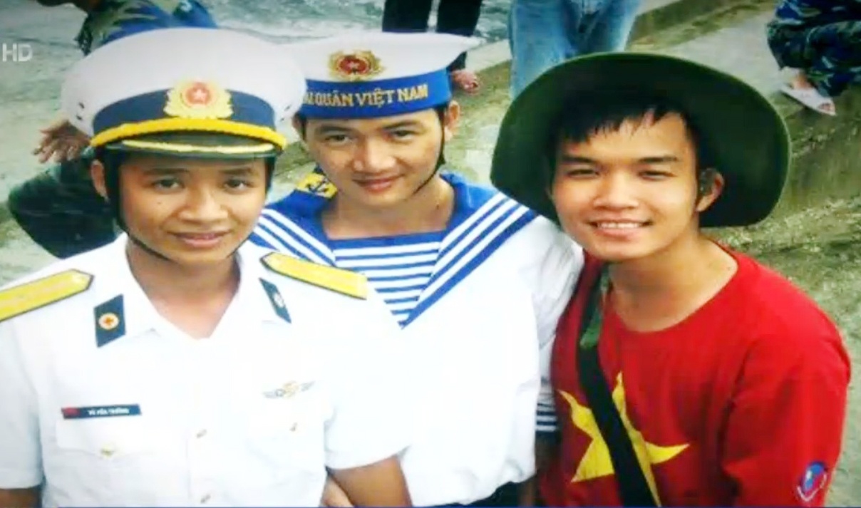 Dang vien tre huong ve Dai hoi Dang XII hinh anh