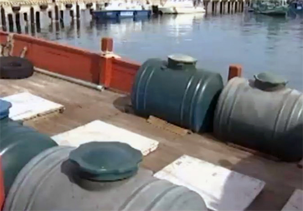 Bo Cong an bat tau cho xang nhap lau tren bien Binh Thuan hinh anh