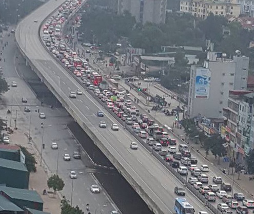 Tai nan tren cao toc Phap Van gay tac dai sang 28 Tet hinh anh