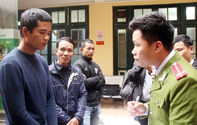 Canh sat hinh su giu 9 co moi chua Huong hinh anh