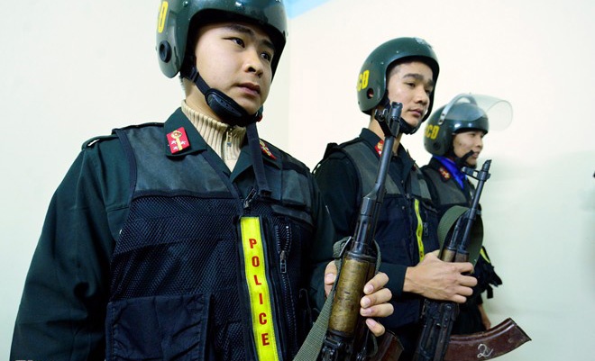 Cong an Ha Noi bat 3 o nhom toi pham moi ngay hinh anh
