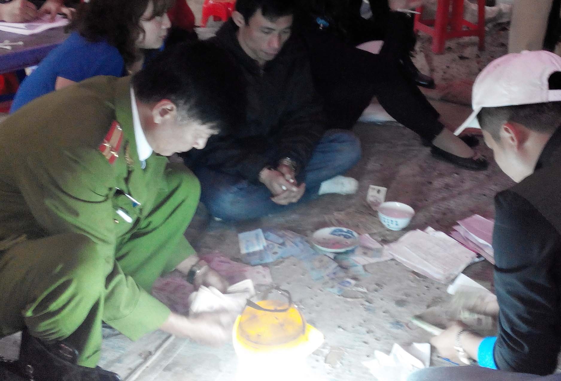 Tam giu 91 nguoi trong vu dung tau hoa dot kich soi bac hinh anh