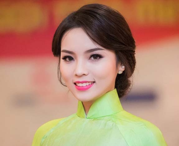 Hoa hau Ky Duyen cang buc xuc se cang bi boi nho hinh anh