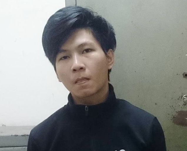 Du khach Bi gianh lai tui xach tu tay ke cuop hinh anh