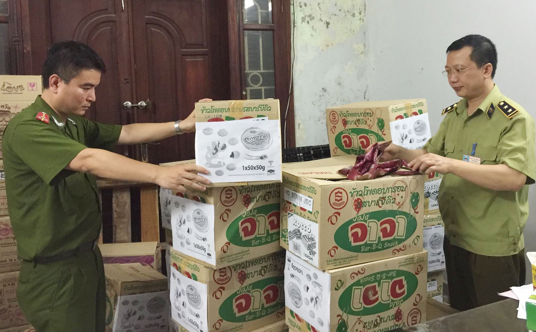 Bánh kẹo hết hạn sử dụng ảnh 1 Banh keo het han su dung anh 1