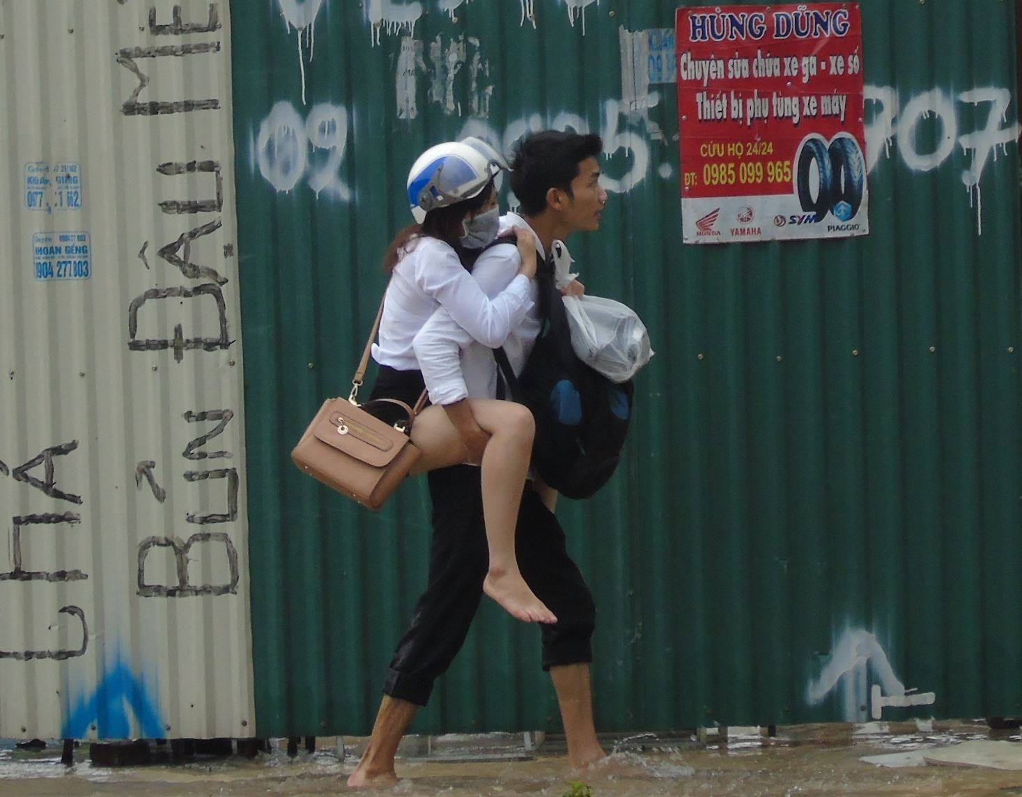 Cheo thuyen tren pho anh 16