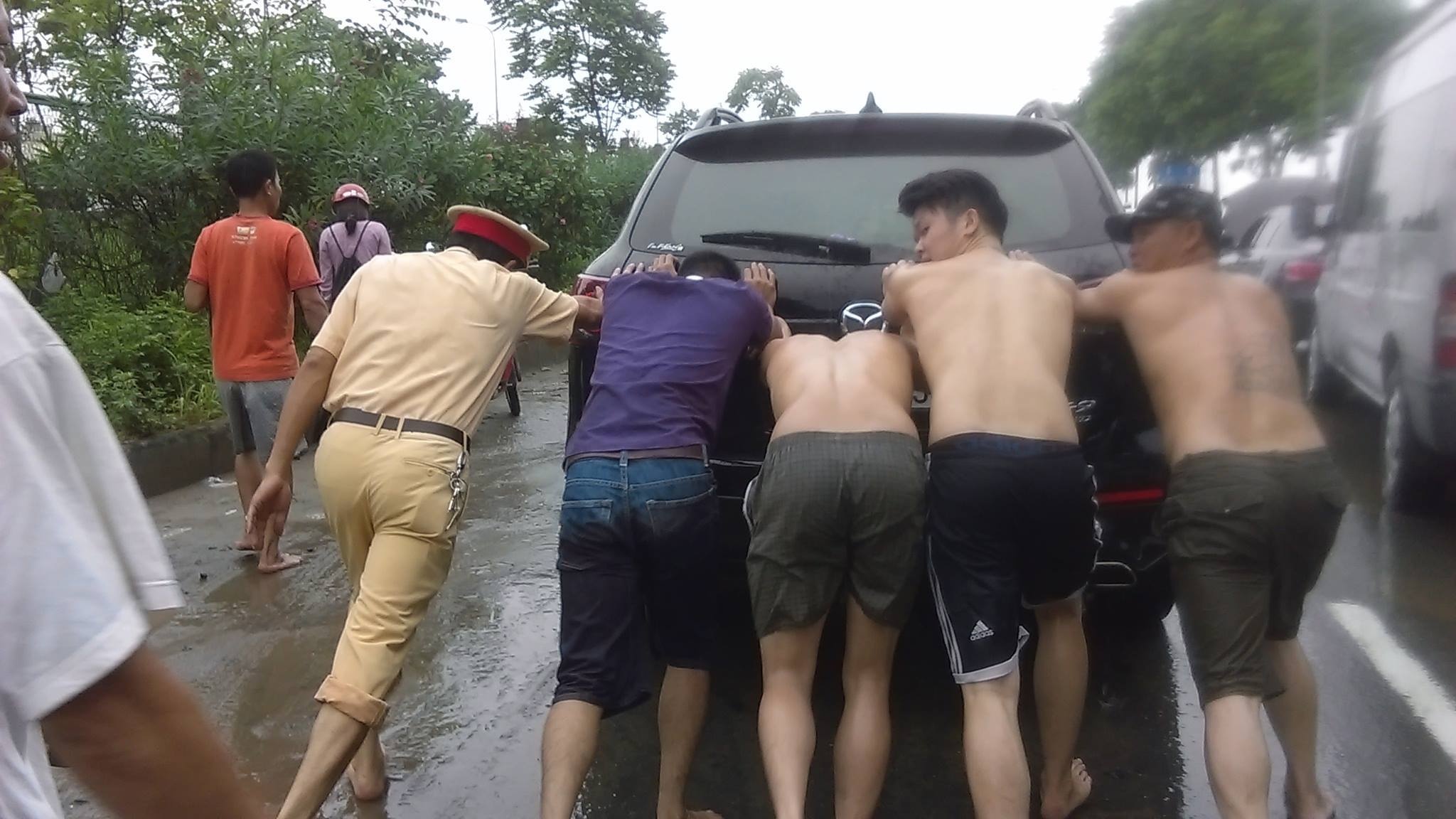 Cheo thuyen tren pho anh 20