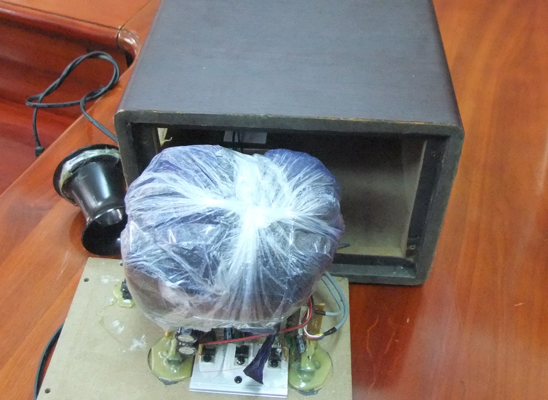 Trốn viện tâm thần đi buôn ma túy ảnh 2 Tron vien tam than di buon ma tuy anh 2
