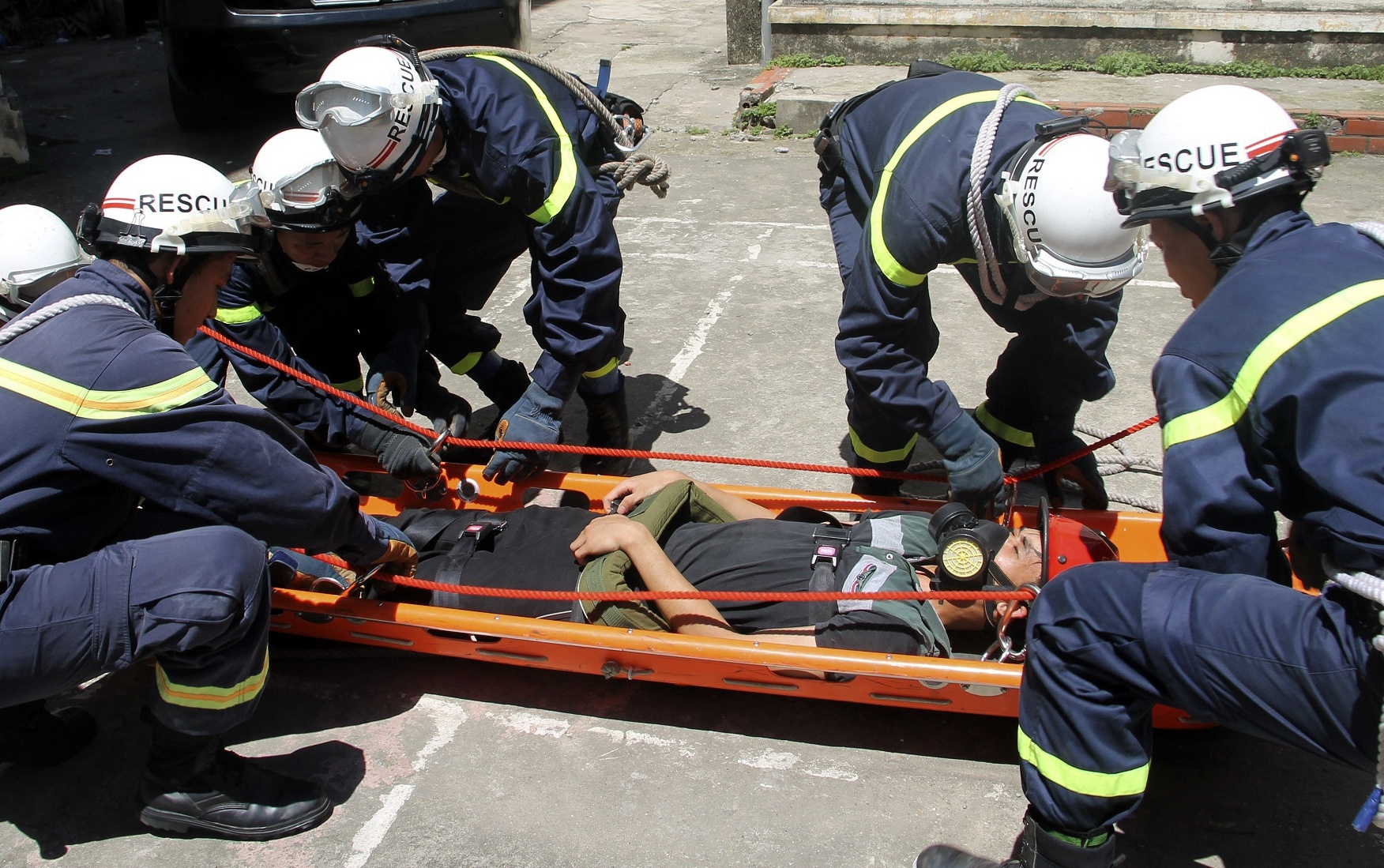 Canh sat PCCC anh 11