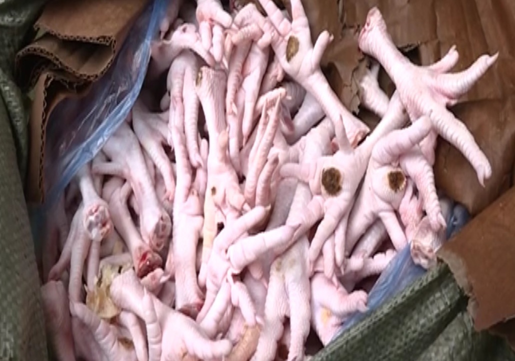 Bat giu vu van chuyen 3 tan chan ga dong lanh hinh anh