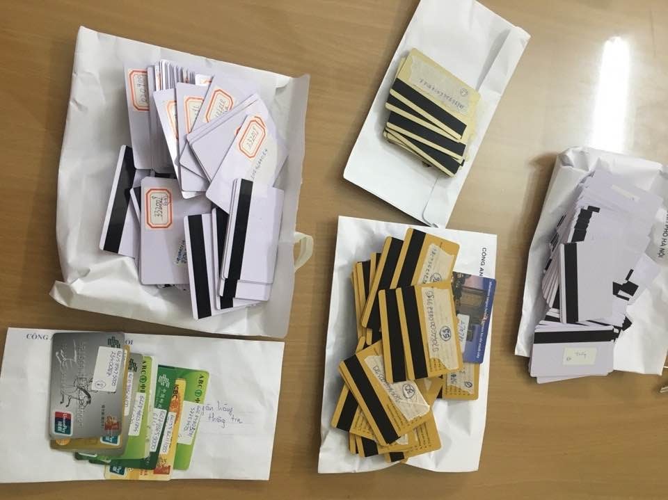 Bang trom nguoi Trung Quoc chuyen lam gia the ATM hinh anh