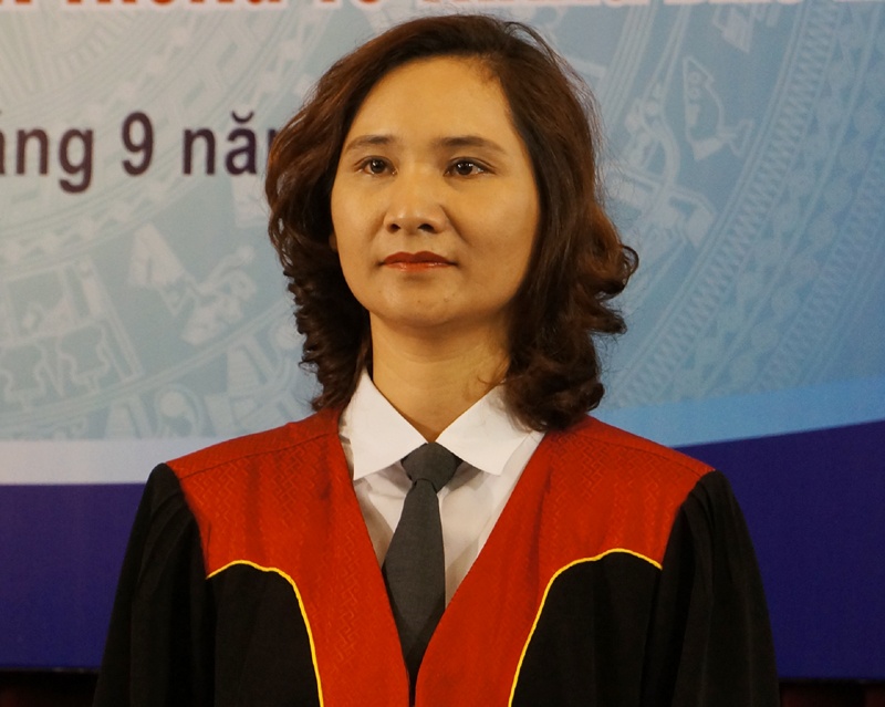 Tham phan mac ao choang dai tay trong thang 10 hinh anh