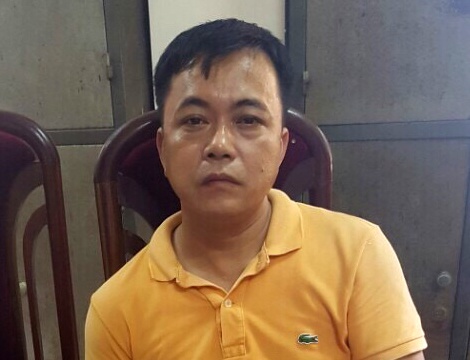 Canh sat no sung khong che trum ma tuy tren xe Mazda hinh anh