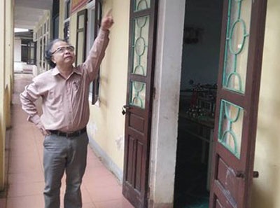 Con do xong vao truong tim nu sinh, doa ban chet bao ve hinh anh