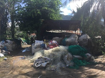 Người phụ nữ bán phế liệu bị đâm ảnh 1 Nguoi phu nu ban phe lieu bi dam anh 1