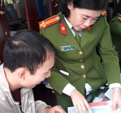 La thu gui nu canh sat ho tich hinh anh