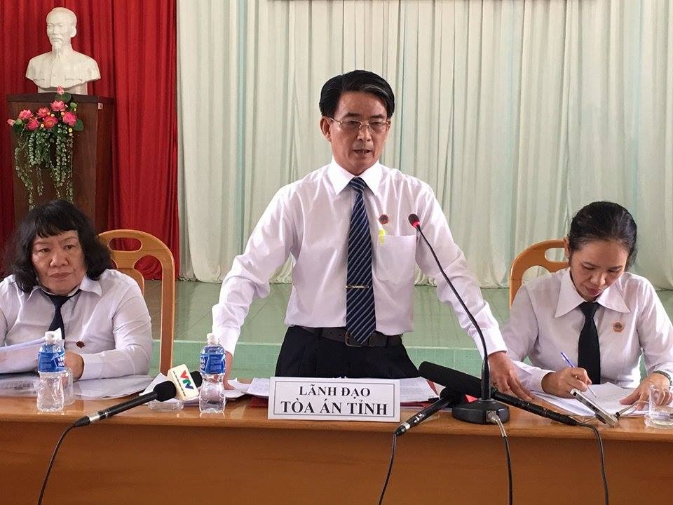 Ong Huynh Van Nen duoc boi thuong 10 ty anh 2