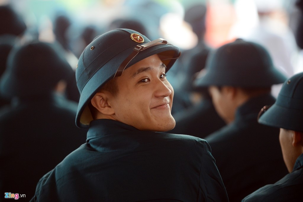 tan binh hoc gi khi di bo doi anh 2