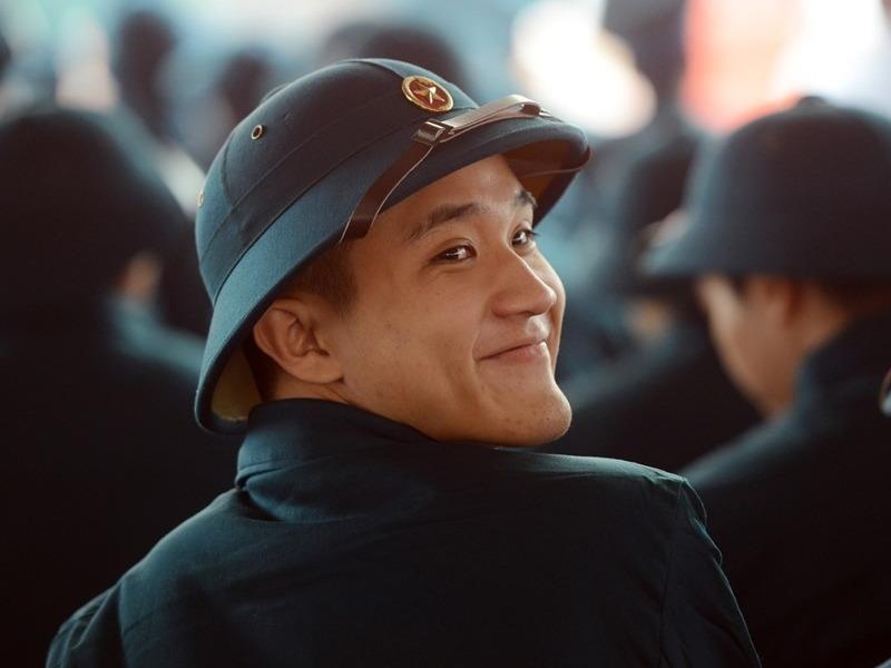 Thanh nien hoc duoc gi khi di bo doi? hinh anh