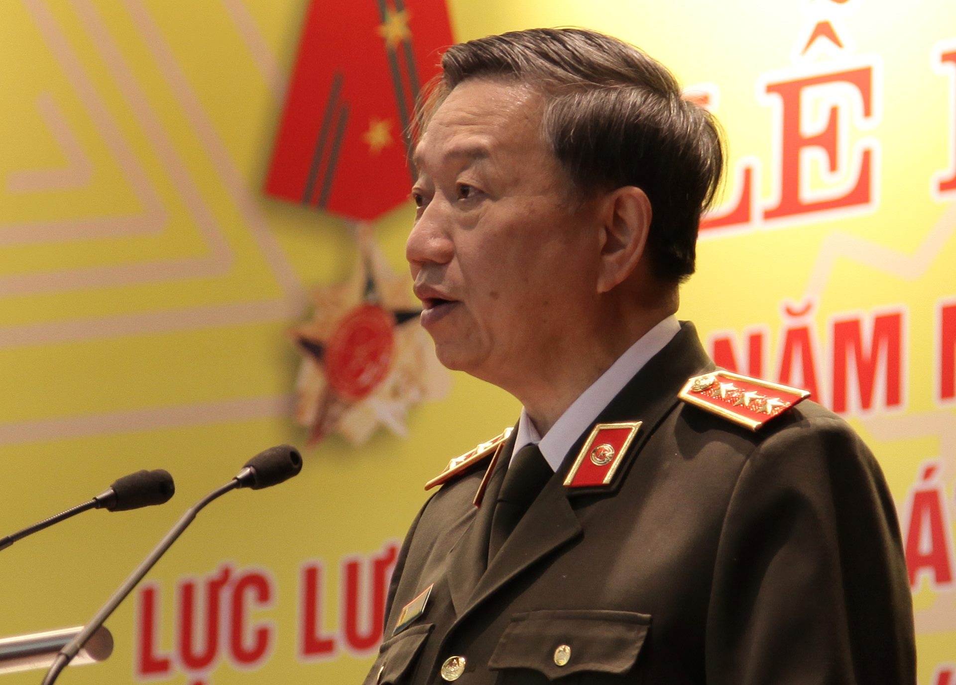 Bo truong Cong an noi ve nhung can bo, chien si hy sinh khi lam nhiem vu hinh anh