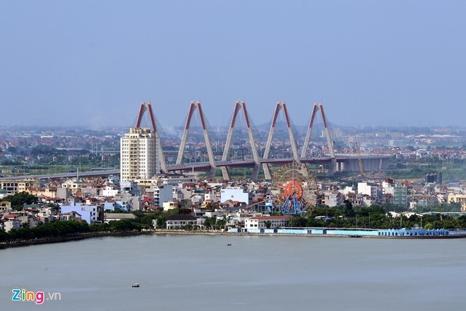 Chanh Van phong UBND Ha Noi noi ve quy hoach do thi 2 bo song Hong hinh anh