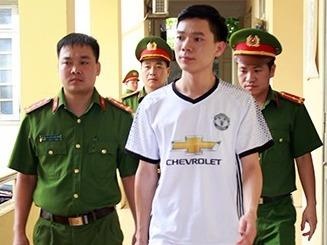 Bat bac si Hoang Cong Luong vi vi pham quy dinh kham chua benh hinh anh