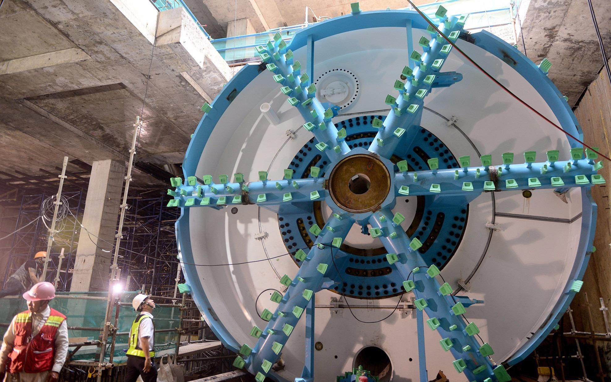 Sai Gon, Ha Noi se tra gia cho viec phat trien tau dien khong dong bo hinh anh