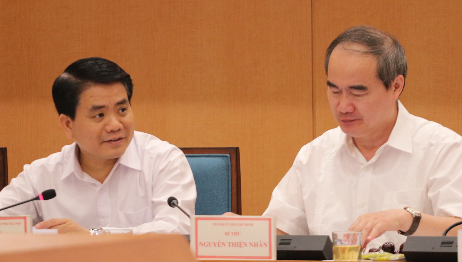 Bi thu Thang lam viec voi Ha Noi anh 1