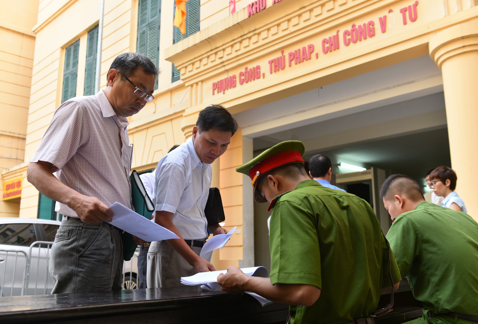 Xét xử Hà Văn Thắm ảnh 1 Xet xu Ha Van Tham anh 1